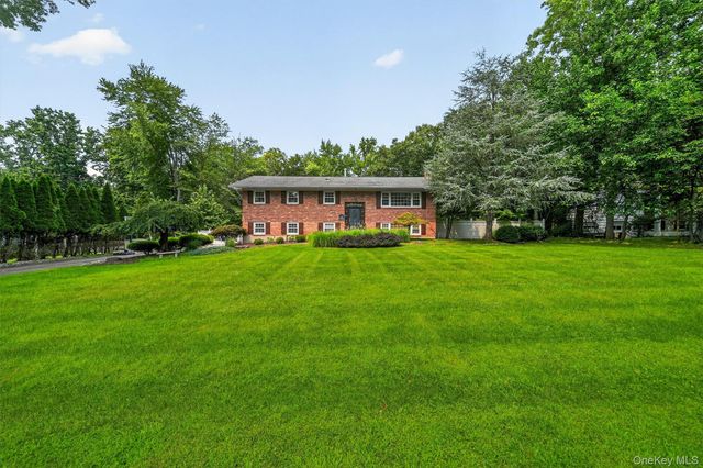 12 Little Brook Lane, New City, NY 10956