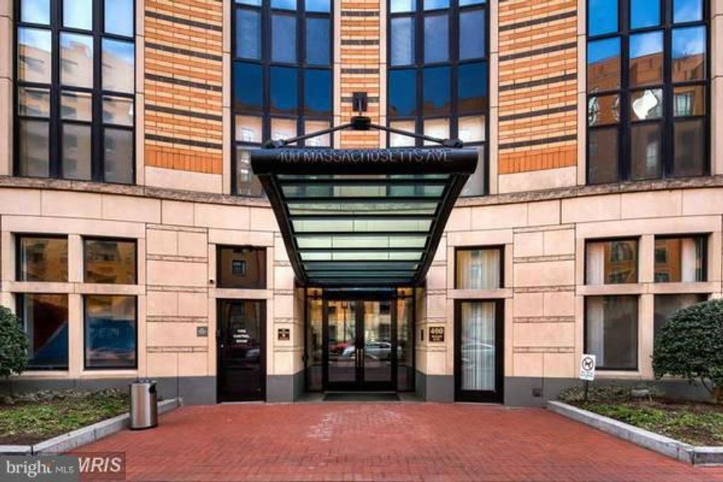400 MASSACHUSETTS AVE NW #817, Washington, DC 20001