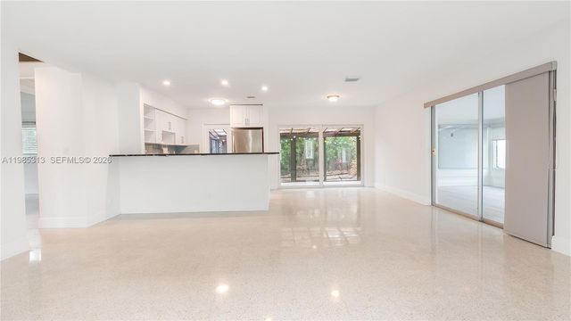 4512 Seagrape Dr E2, Lauderdale By The Sea, FL 33308