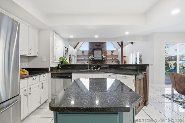 8614 S College Place, Tulsa, OK 74137