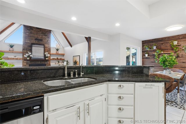 8614 S College Place, Tulsa, OK 74137