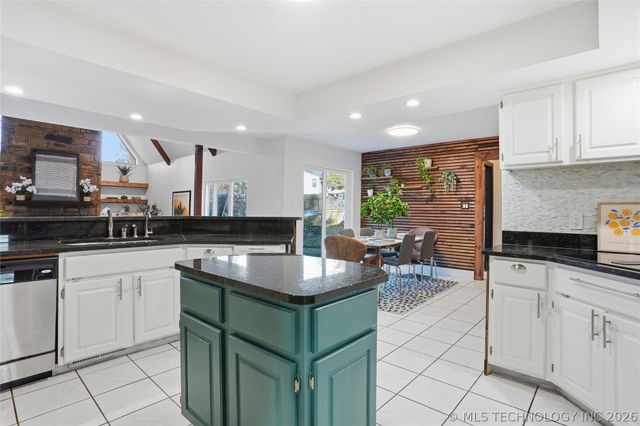 8614 S College Place, Tulsa, OK 74137