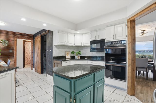 8614 S College Place, Tulsa, OK 74137