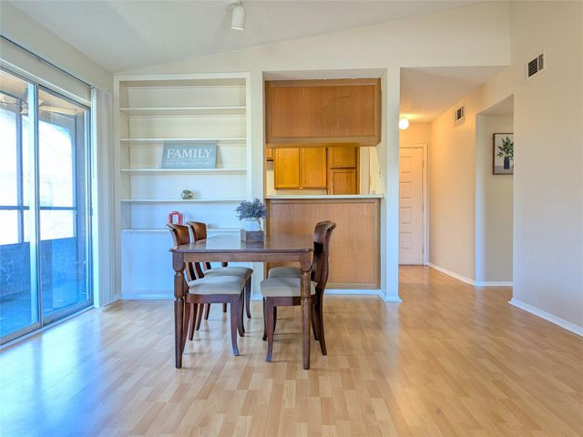 10555 Turtlewood Court 1903, Houston, TX 77072