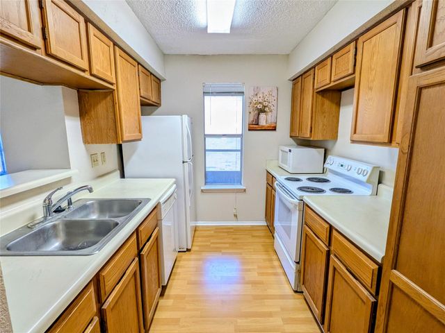 10555 Turtlewood Court 1903, Houston, TX 77072