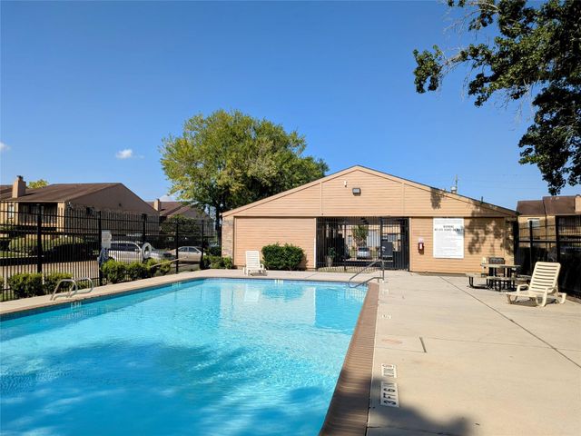 10555 Turtlewood Court 1903, Houston, TX 77072