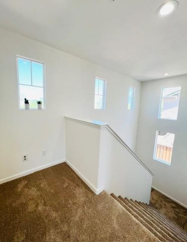 15877 Independence Ave, Lathrop, CA 95330
