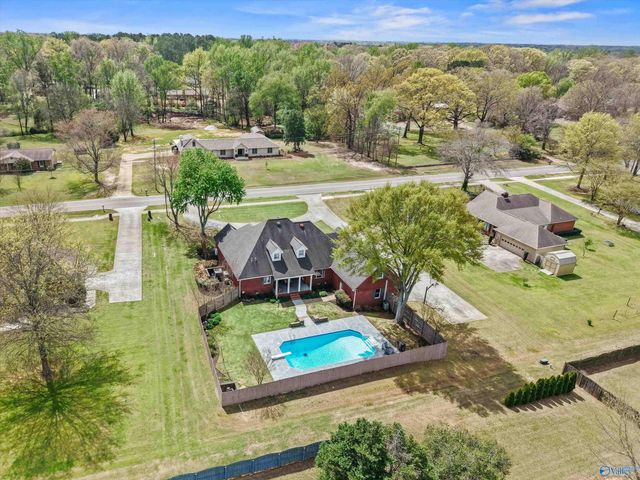 1705 East Forrest Street, Athens, AL 35613