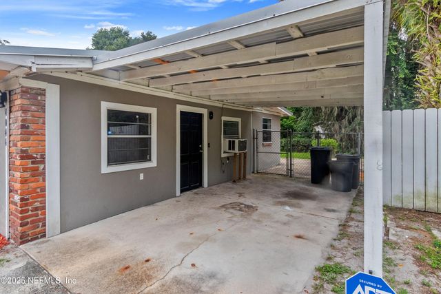 4044 SILVER LAKE Drive, Palatka, FL 32177