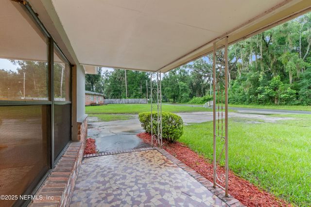 4044 SILVER LAKE Drive, Palatka, FL 32177