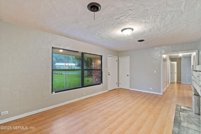 4044 SILVER LAKE Drive, Palatka, FL 32177