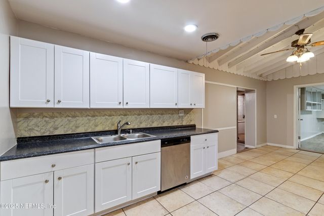 4044 SILVER LAKE Drive, Palatka, FL 32177