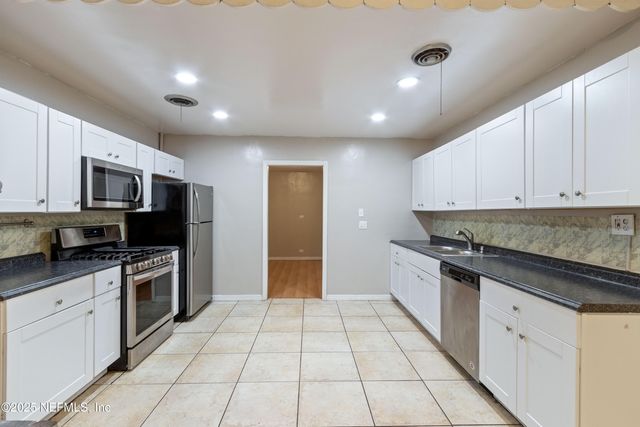 4044 SILVER LAKE Drive, Palatka, FL 32177