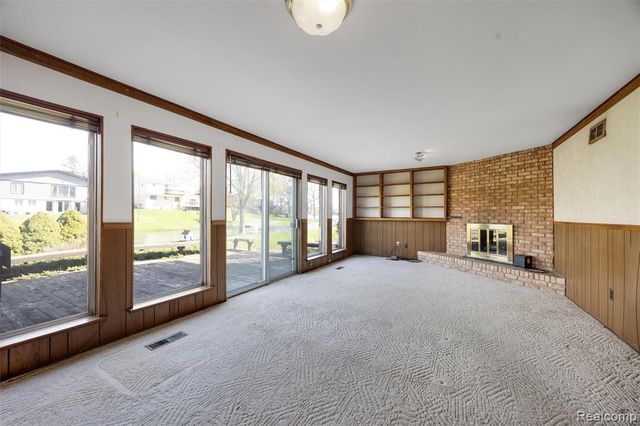 3036 Shawnee Lane, Waterford, MI 48329