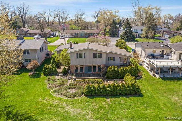 3036 Shawnee Lane, Waterford, MI 48329