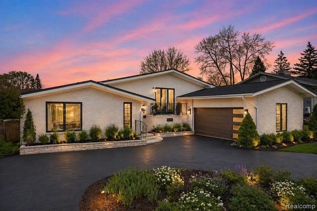 3036 Shawnee Lane, Waterford, MI 48329