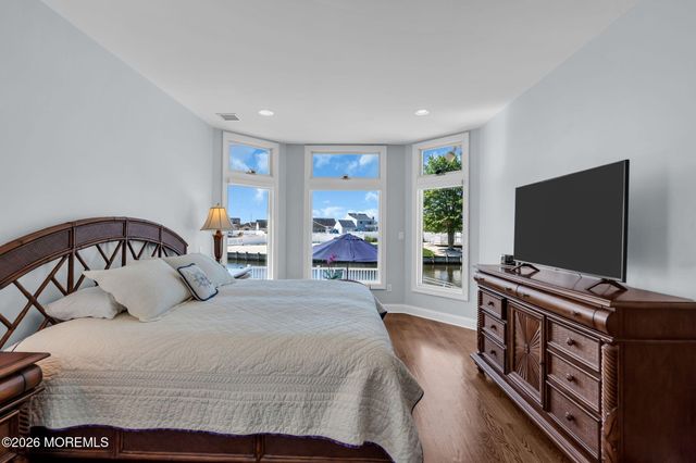 128 Anita Drive, Manahawkin, NJ 08050