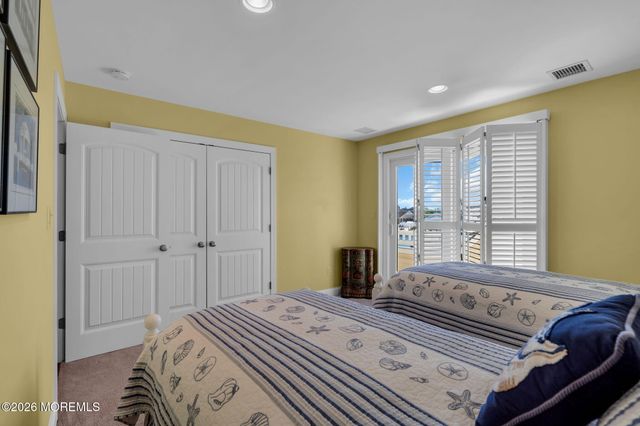 128 Anita Drive, Manahawkin, NJ 08050