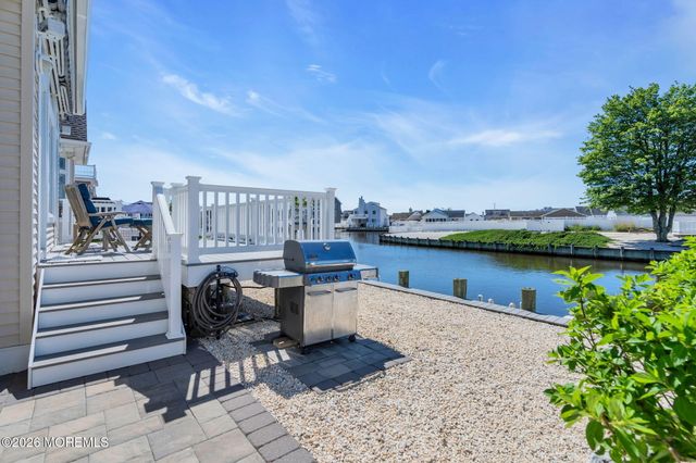 128 Anita Drive, Manahawkin, NJ 08050