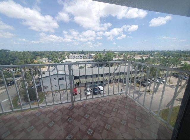 920 NE 169th Street 617, North Miami Beach, FL 33162