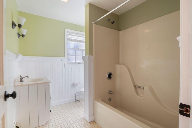 25 Leathers Lane, Dover, NH 03820