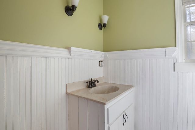 25 Leathers Lane, Dover, NH 03820