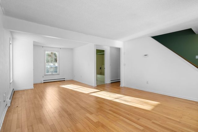 25 Leathers Lane, Dover, NH 03820