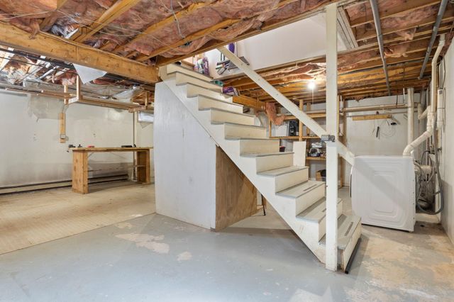 25 Leathers Lane, Dover, NH 03820