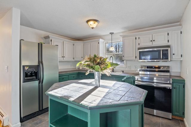 25 Leathers Lane, Dover, NH 03820