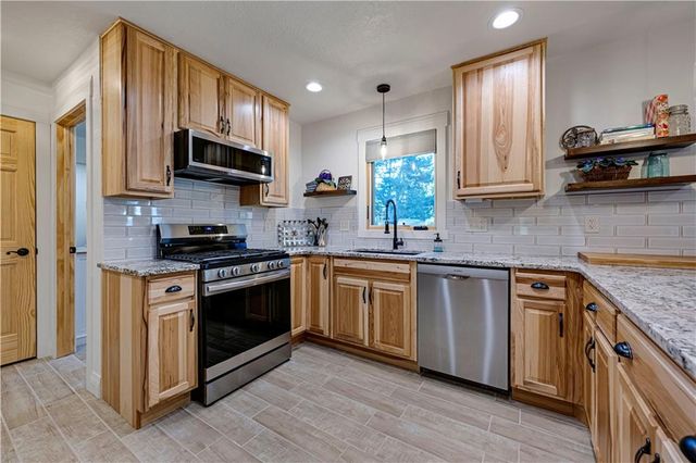 12001 W 150th Circle, Olathe, KS 66062