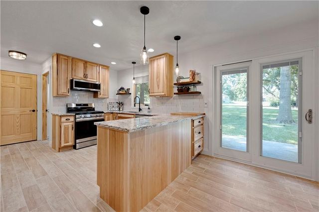 12001 W 150th Circle, Olathe, KS 66062