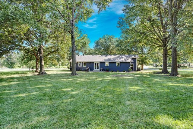12001 W 150th Circle, Olathe, KS 66062