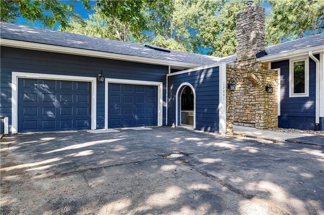 12001 W 150th Circle, Olathe, KS 66062