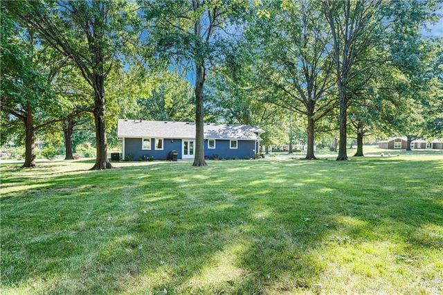12001 W 150th Circle, Olathe, KS 66062