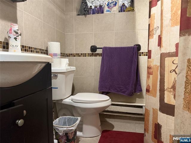 691 River Road, Teaneck, NJ 07666