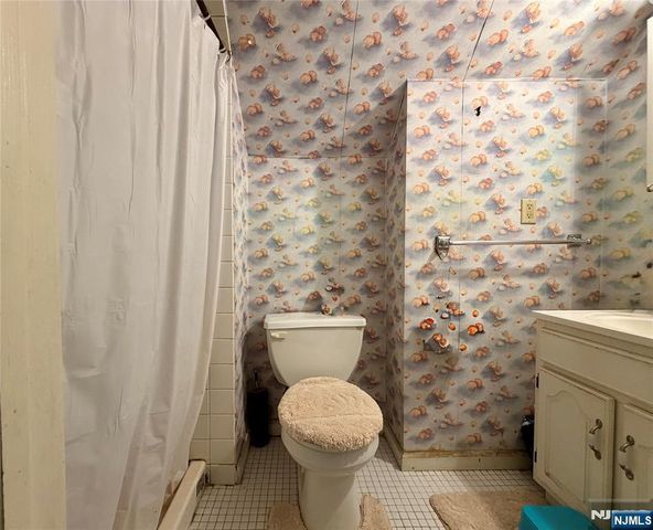 691 River Road, Teaneck, NJ 07666