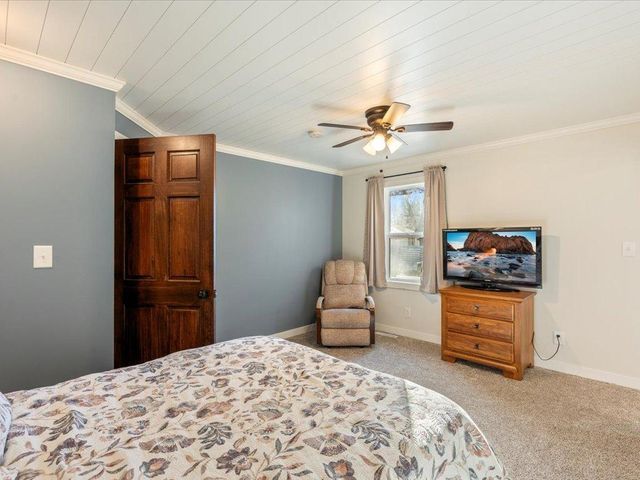 5335 Pine Beach Road, Brainerd, MN 56401