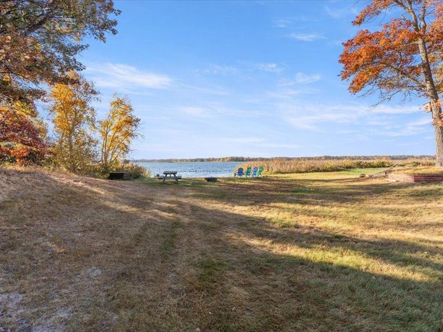 5335 Pine Beach Road, Brainerd, MN 56401