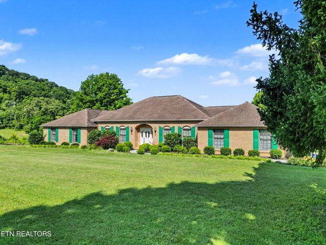377 Thomas Loop Rd, Sevierville, TN 37876