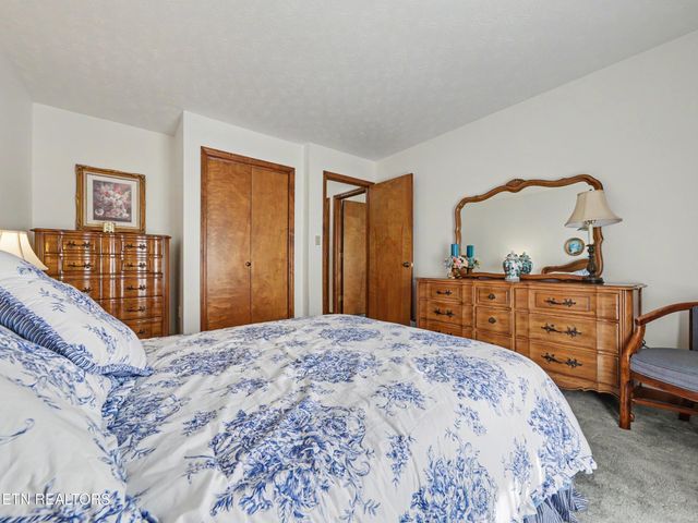 377 Thomas Loop Rd, Sevierville, TN 37876