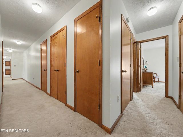 377 Thomas Loop Rd, Sevierville, TN 37876
