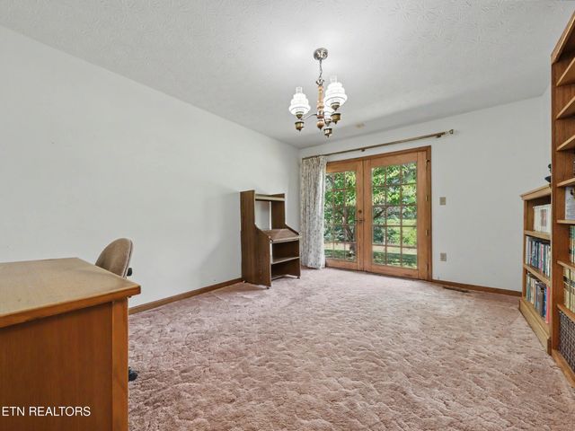 377 Thomas Loop Rd, Sevierville, TN 37876