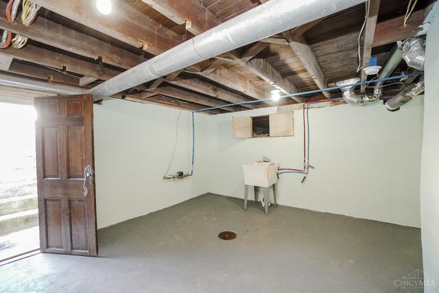 2045 First Avenue, Springfield Twp., OH 45224