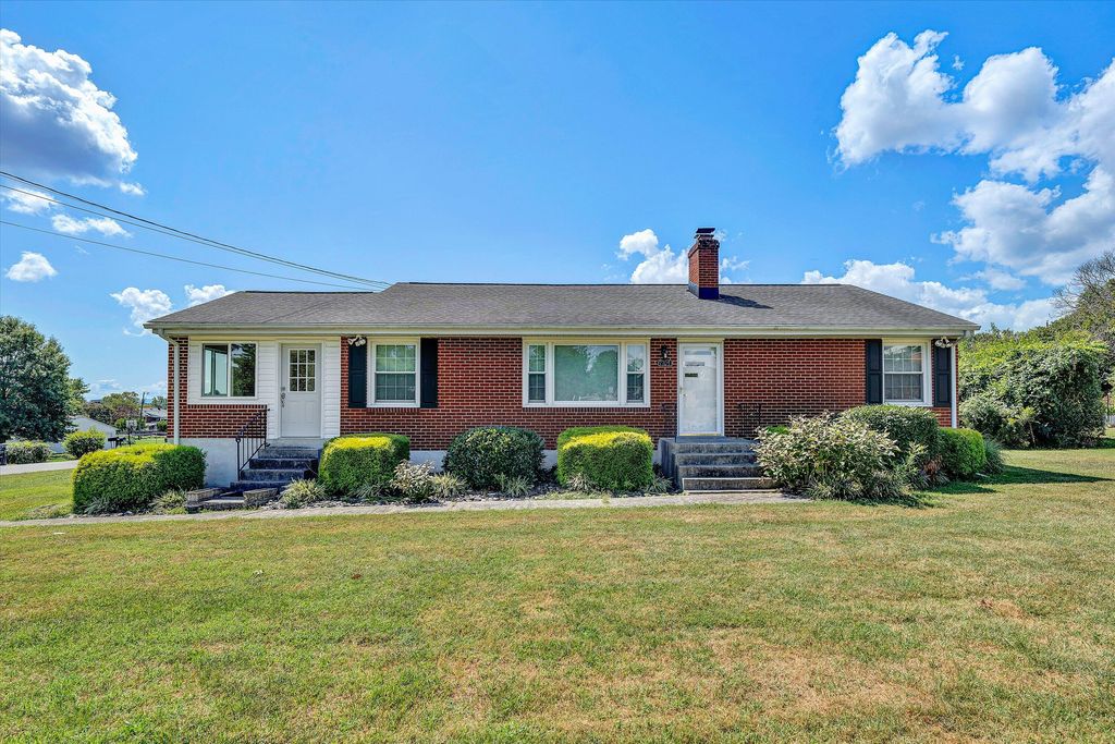 7704 Barrens RD, Roanoke, VA 24019