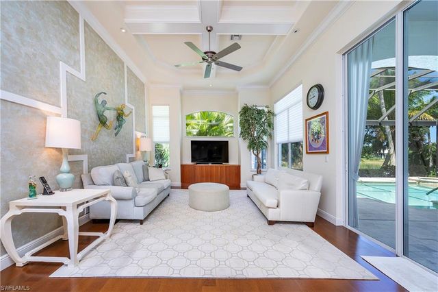 7657 Mulberry LN, Naples, FL 34114