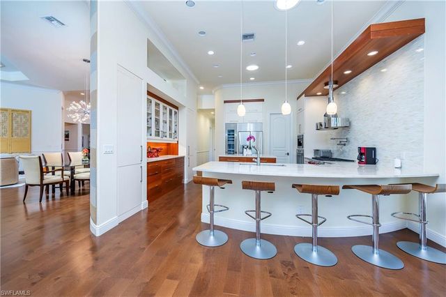 7657 Mulberry LN, Naples, FL 34114