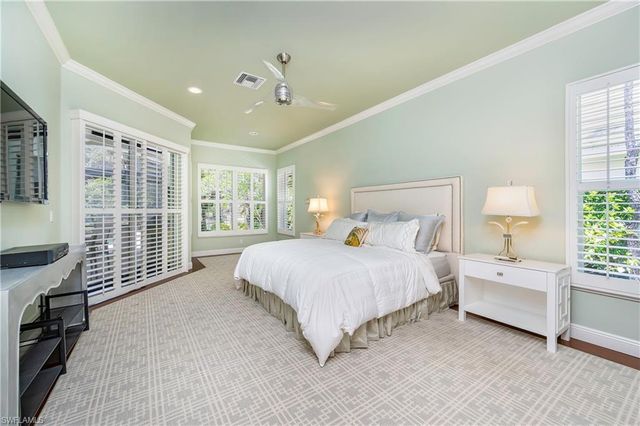 7657 Mulberry LN, Naples, FL 34114