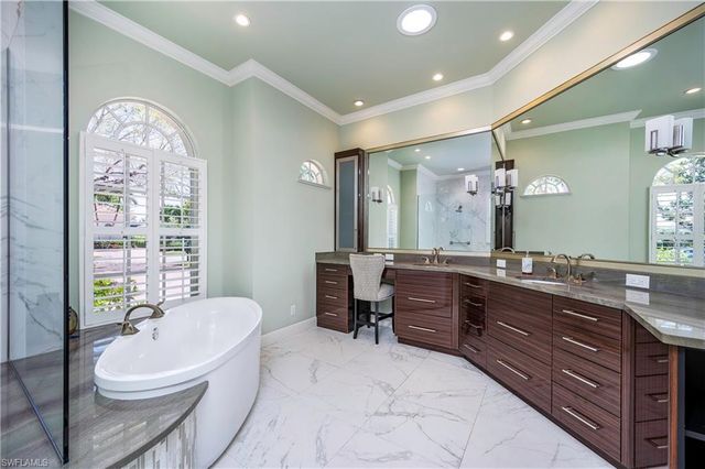 7657 Mulberry LN, Naples, FL 34114