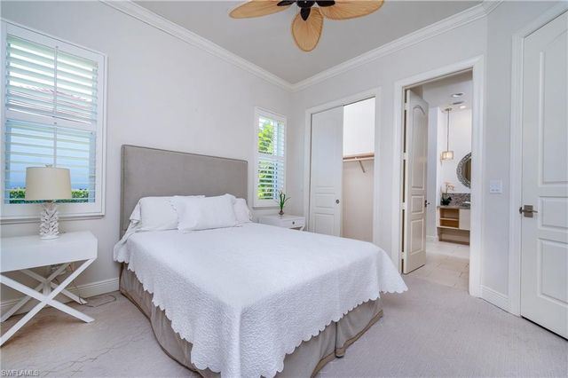 7657 Mulberry LN, Naples, FL 34114