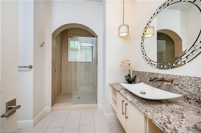 7657 Mulberry LN, Naples, FL 34114